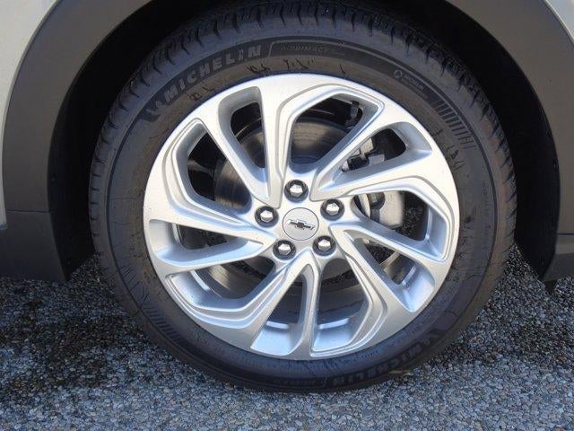 2027 Chevrolet Bolt FWD 4dr LT