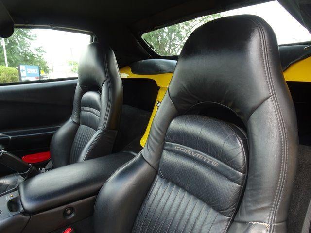 2000 Chevrolet Corvette Base