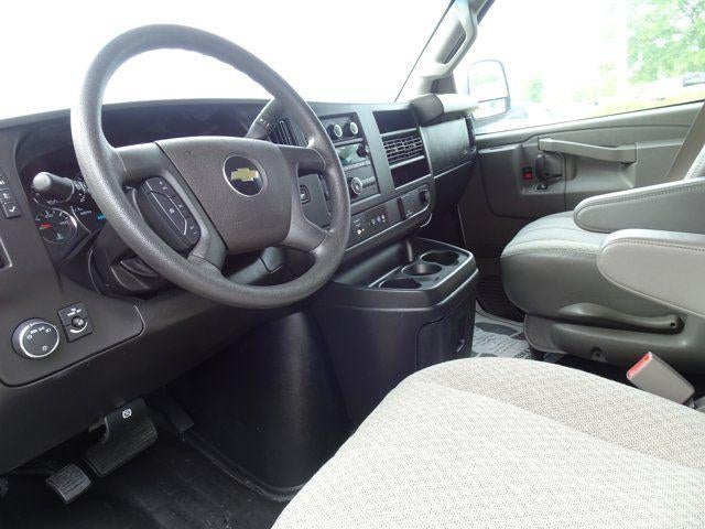 2023 Chevrolet Express Passenger 3500 1LS