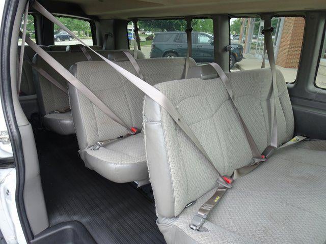 2023 Chevrolet Express Passenger 3500 1LS