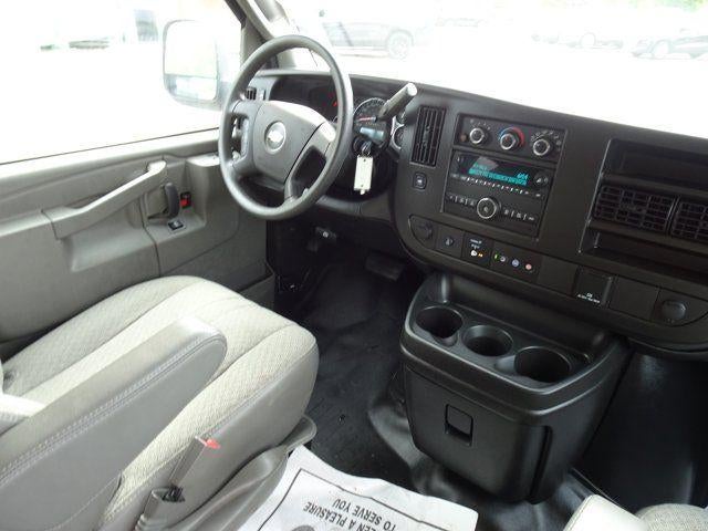 2023 Chevrolet Express Passenger 3500 1LS