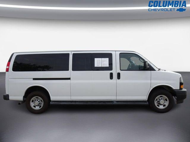 2023 Chevrolet Express Passenger 3500 1LS