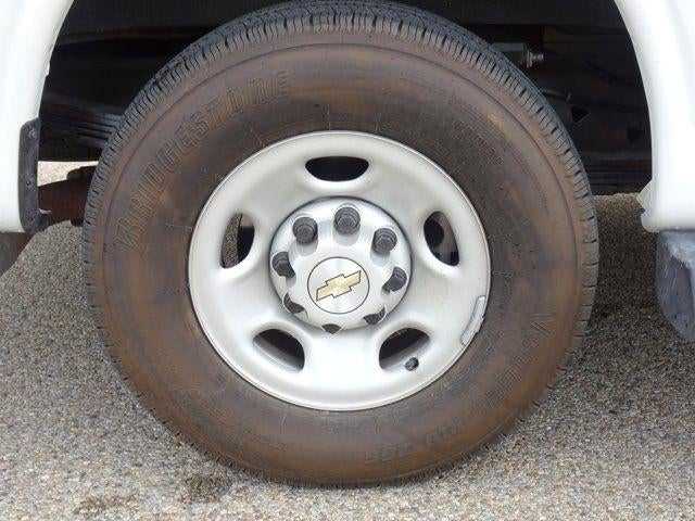 2023 Chevrolet Express Passenger 3500 1LS