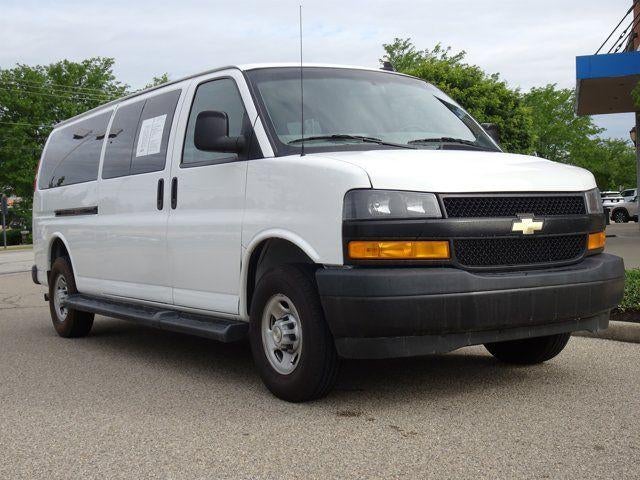 2023 Chevrolet Express Passenger 3500 1LS