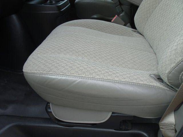 2023 Chevrolet Express Passenger 3500 1LS