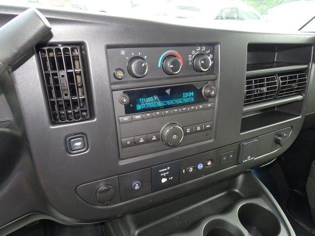 2025 Chevrolet Express Passenger 1LT