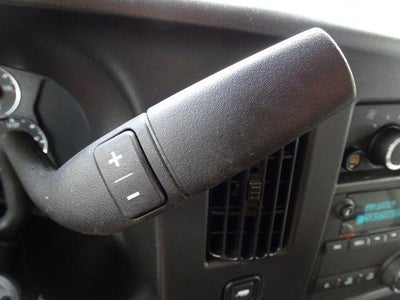 2025 Chevrolet Express Passenger 1LT