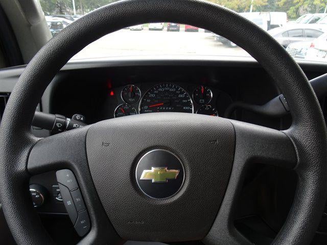 2025 Chevrolet Express Passenger 1LT