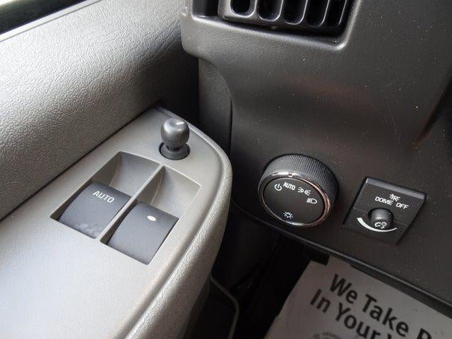 2025 Chevrolet Express Passenger 1LT