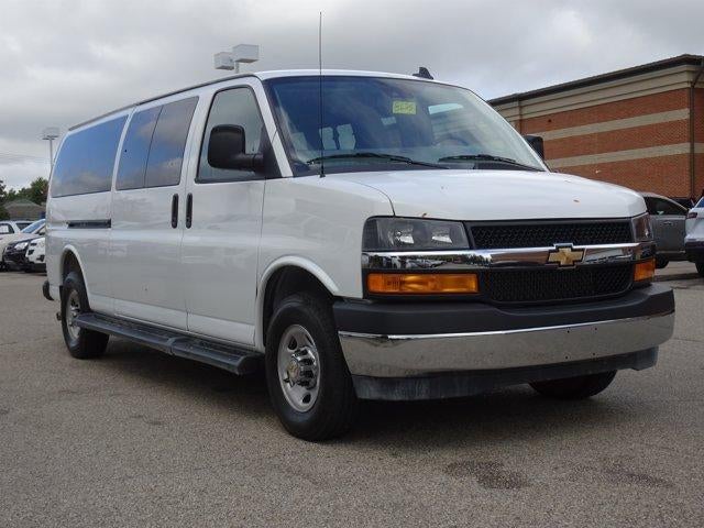 2025 Chevrolet Express Passenger 1LT