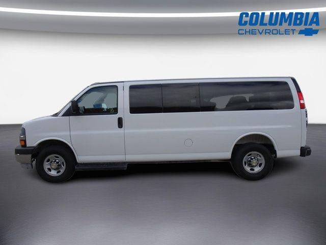 2025 Chevrolet Express Passenger 1LT