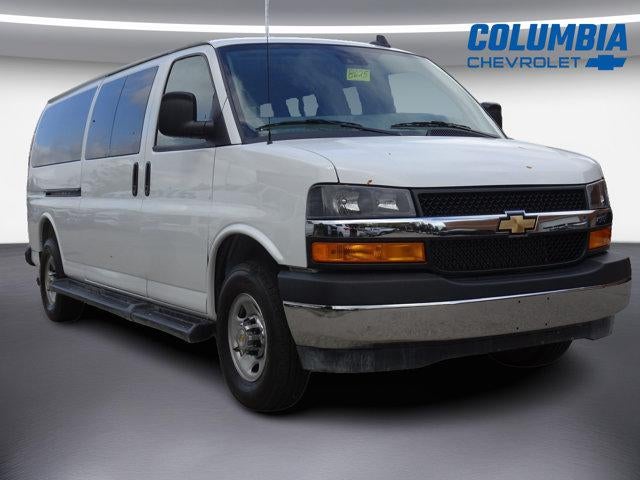 2025 Chevrolet Express Passenger 1LT