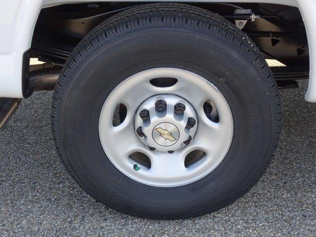 2026 Chevrolet Express Cargo Work Van - Photo 5