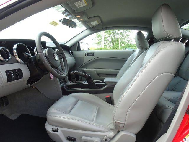 2006 Ford Mustang Standard