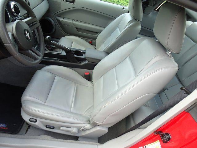 2006 Ford Mustang Standard