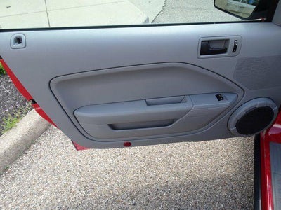 2006 Ford Mustang Standard