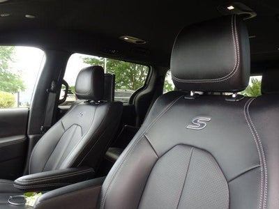 2024 Chrysler Pacifica Hybrid S Appearance Pkg