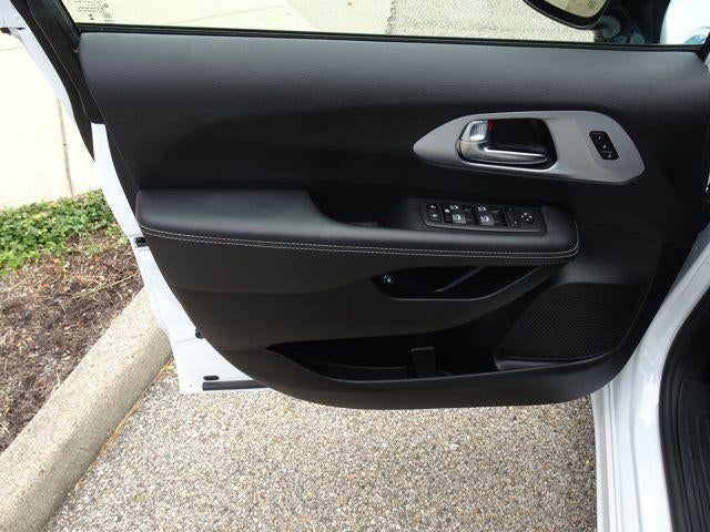 2024 Chrysler Pacifica Hybrid S Appearance Pkg