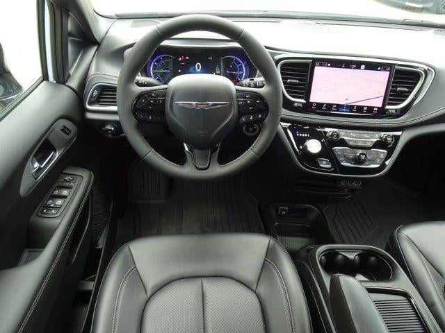 2024 Chrysler Pacifica Hybrid S Appearance Pkg