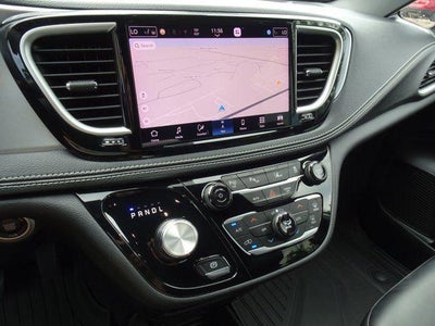 2024 Chrysler Pacifica Hybrid S Appearance Pkg