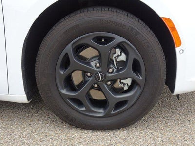 2024 Chrysler Pacifica Hybrid S Appearance Pkg