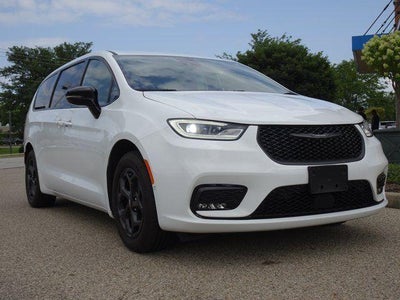 2024 Chrysler Pacifica Hybrid S Appearance Pkg