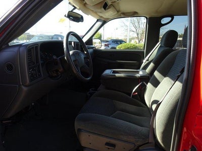 2004 Chevrolet Avalanche Base