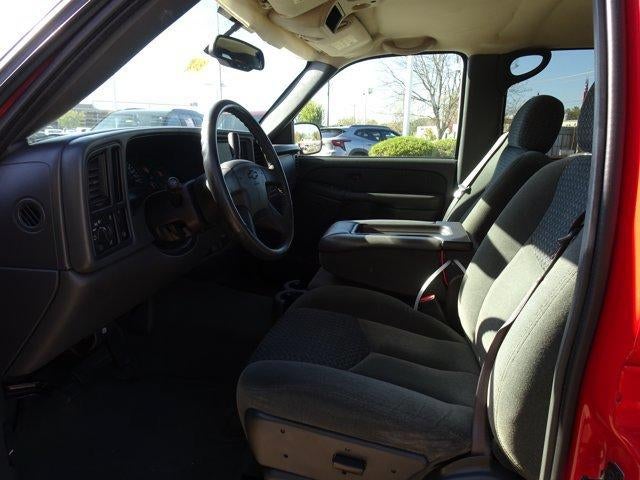 2004 Chevrolet Avalanche Base