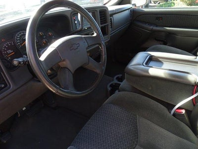2004 Chevrolet Avalanche Base