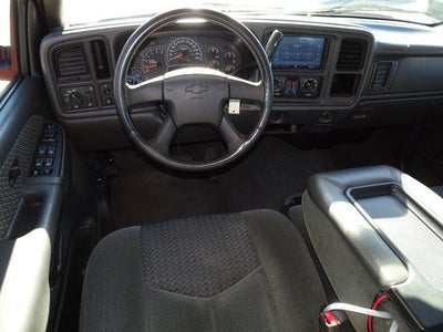 2004 Chevrolet Avalanche Base