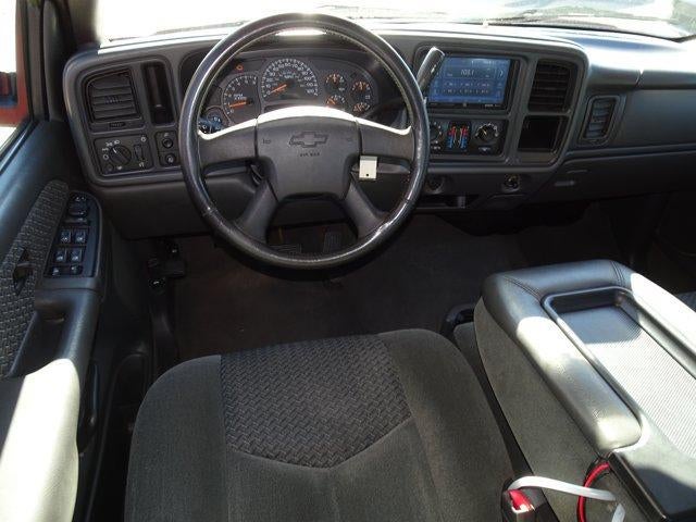 2004 Chevrolet Avalanche Base