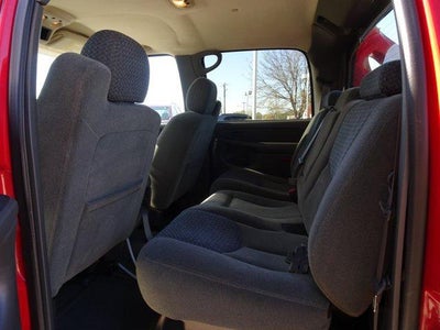 2004 Chevrolet Avalanche Base