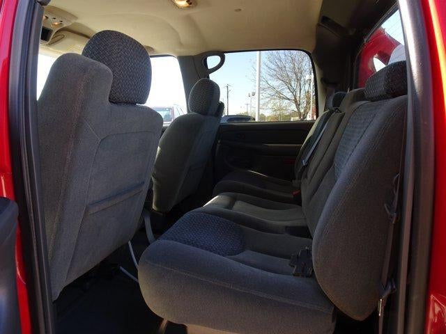2004 Chevrolet Avalanche Base