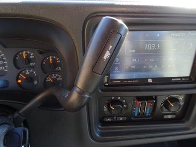 2004 Chevrolet Avalanche Base