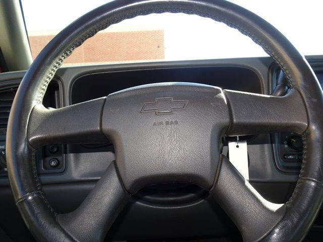 2004 Chevrolet Avalanche Base