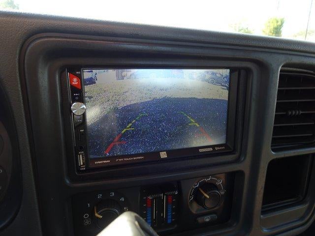 2004 Chevrolet Avalanche Base
