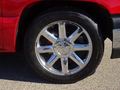 2004 Chevrolet Avalanche Base