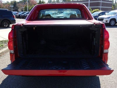 2004 Chevrolet Avalanche Base